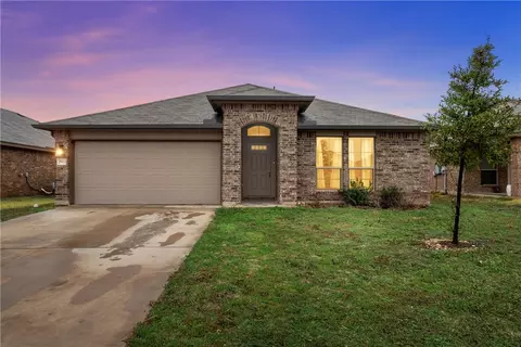 2913 Risinger Rd, Lorena, TX 76655