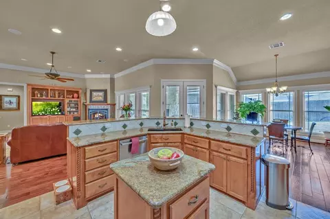 46 N Shore Cir, Waco, TX 76708 photo 15