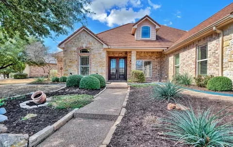 46 N Shore Cir, Waco, TX 76708 photo 3