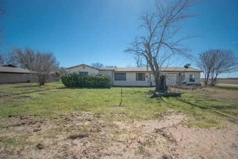 Exterior - 1002 Eagle Dr, Eddy, TX 76524 photo 1 of 2