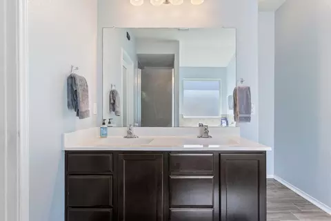 Bath - 2804 Samson Dr, Lorena, TX 76655 photo 2 of 5