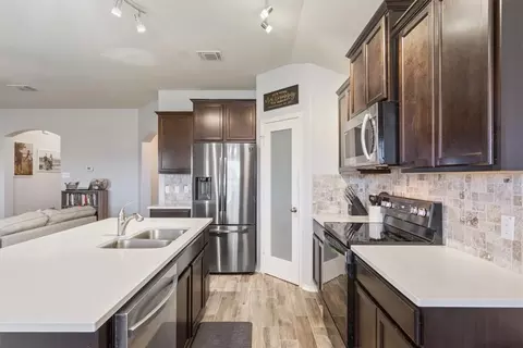 Kitchen - 2804 Samson Dr, Lorena, TX 76655 photo 3 of 4