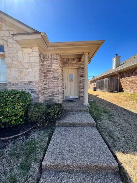 357 Old Mill Creek Dr, Woodway, TX 76712