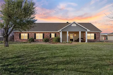 2712 Burl Ln, Lorena, TX 76655