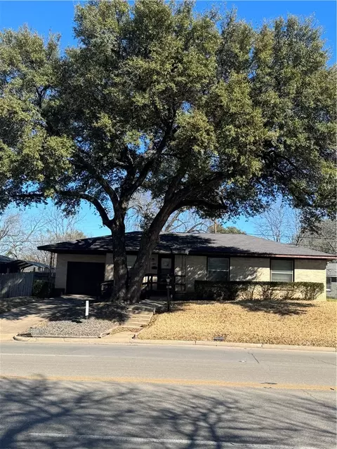 2325 N 41st St, Waco, TX 76708