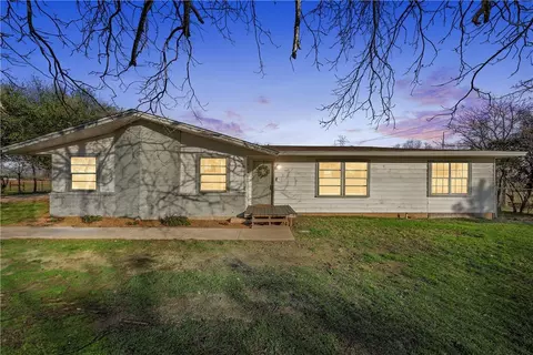 1100 W White Oak Rd, West, TX 76691