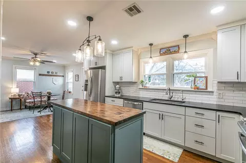 Kitchen - 4100 Grim Ave, Waco, TX 76710 photo 1 of 2