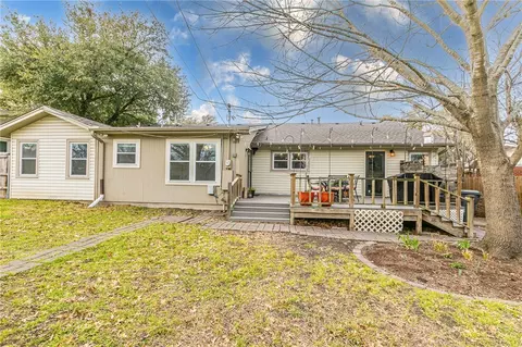 Exterior - 4100 Grim Ave, Waco, TX 76710 photo 3 of 6