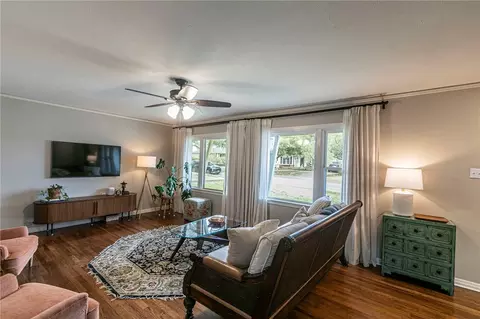 Living - 4100 Grim Ave, Waco, TX 76710 photo 2 of 3