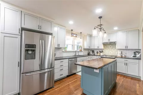 Kitchen - 4100 Grim Ave, Waco, TX 76710 photo 2 of 2