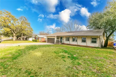 Exterior - 4100 Grim Ave, Waco, TX 76710 photo 5 of 6