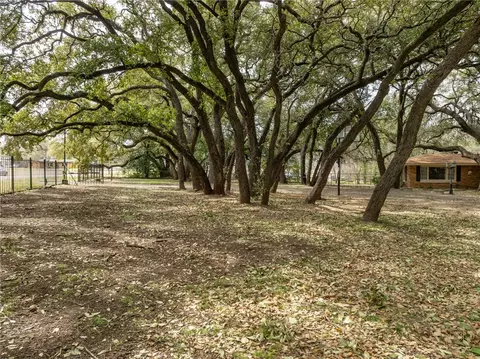 Exterior - 3003 Sturgis Ln, Waco, TX 76708 photo 7 of 9