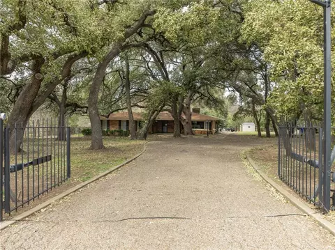 Exterior - 3003 Sturgis Ln, Waco, TX 76708 photo 2 of 9