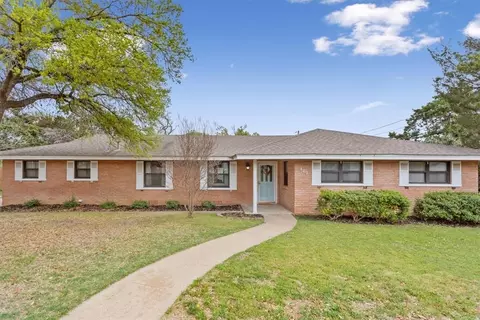 409 Wooded Crest Dr, Woodway, TX 76712