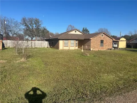 252 Locklar Loop, Waco, TX 76705 photo 3