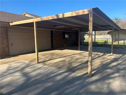 252 Locklar Loop, Waco, TX 76705 photo 16