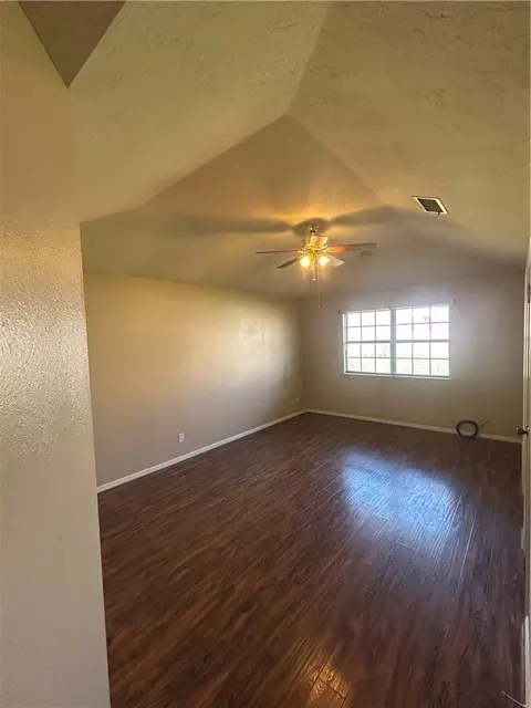 252 Locklar Loop, Waco, TX 76705 photo 10