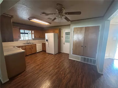 252 Locklar Loop, Waco, TX 76705 photo 9