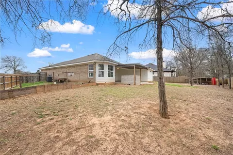Exterior - 618 Powers St, Waco, TX 76705 photo 3 of 4