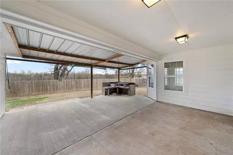 Exterior - 618 Powers St, Waco, TX 76705 photo 2 of 4