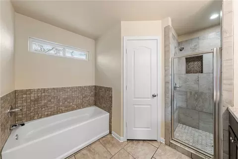 Bath - 618 Powers St, Waco, TX 76705 photo 3 of 4