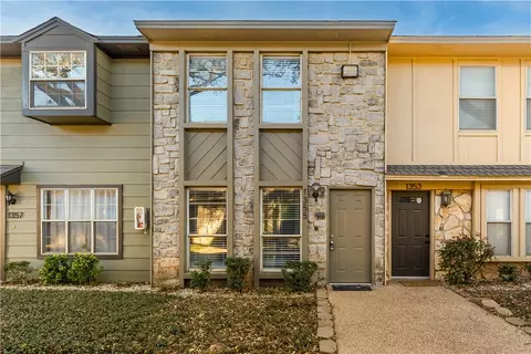 1355 S 11th St, Waco, TX 76706