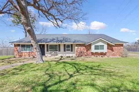1316 Circlewood Dr, Woodway, TX 76712