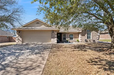 204 Topaz Cir, Hewitt, TX 76643