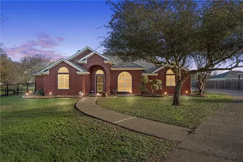 2237 Mclennan Crossing Rd, Woodway, TX 76712