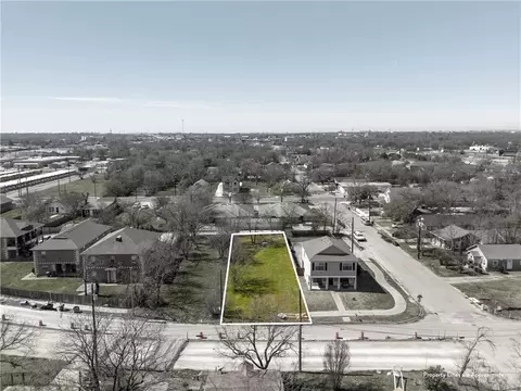 1903 S 17th St, Waco, TX 76706