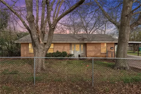 605 S Marable St, West, TX 76691