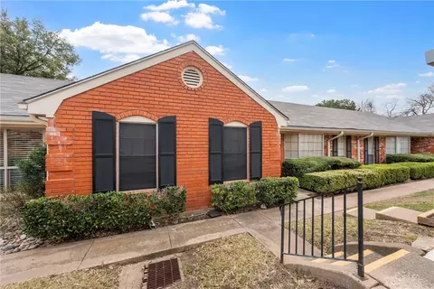 5030 Lake Shore Dr, Waco, TX 76710