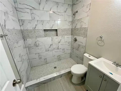 310 N Lakeview Dr, Lacy Lakeview, TX 76705