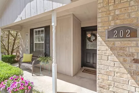 Exterior - 202 Thompson Cir, Lorena, TX 76655 photo 2 of 4