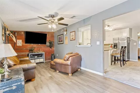 Living - 202 Thompson Cir, Lorena, TX 76655 photo 2 of 2