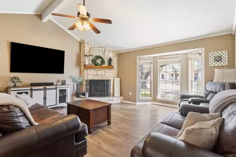 Living - 202 Thompson Cir, Lorena, TX 76655 photo 1 of 2
