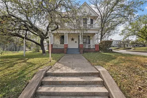 726 N 16th St, Waco, TX 76707