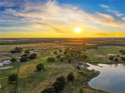 16124 Gholson Rd, Waco, TX 76705