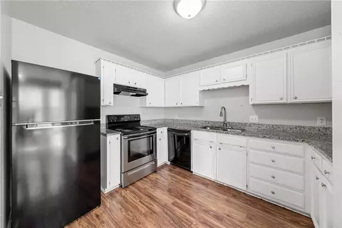 2005 Ramada Dr, Waco, TX 76712 photo 6
