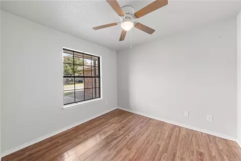 2005 Ramada Dr, Waco, TX 76712 photo 14