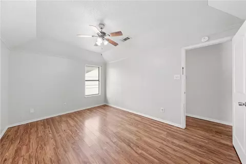 2005 Ramada Dr, Waco, TX 76712 photo 11