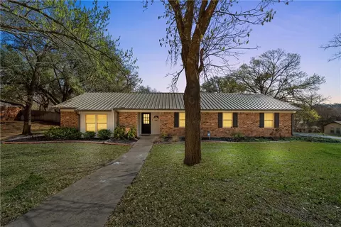 701 Clarence Dr, Woodway, TX 76712
