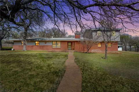 271 Candyce Dr, Lorena, TX 76655