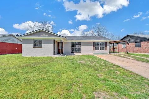 4310 Gram Ln, Waco, TX 76705