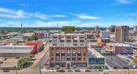 219 S 4th St #602, Waco, TX 76701