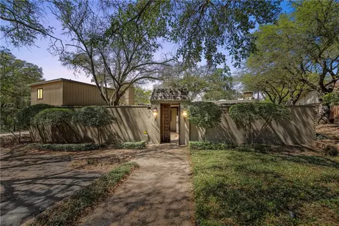 5009 Lockwood Dr, Waco, TX 76710