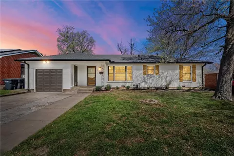 701 Camp Dr, Waco, TX 76710