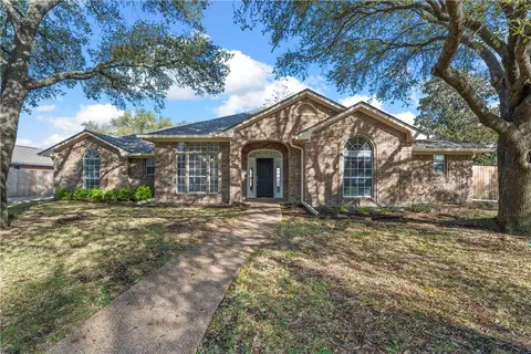 9304 Oak Hill Dr, Woodway, TX 76712