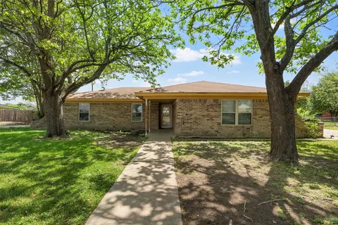 111 Thompson Cir, Lorena, TX 76655 photo 3