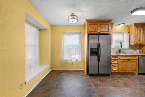 111 Thompson Cir, Lorena, TX 76655 photo 8